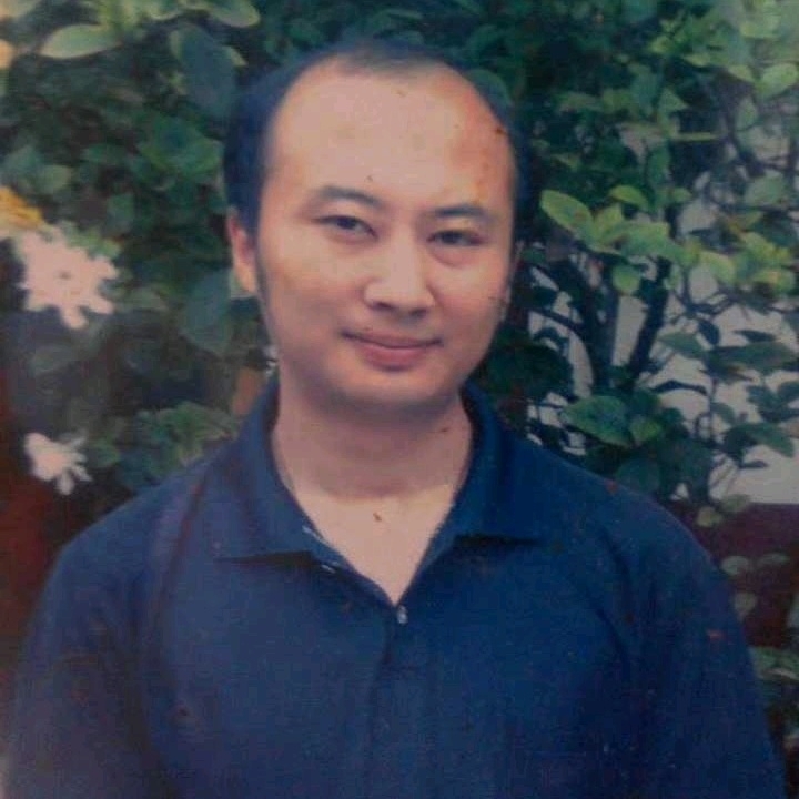 石峰里的生命的第一张照片--台湾认干亲服务网