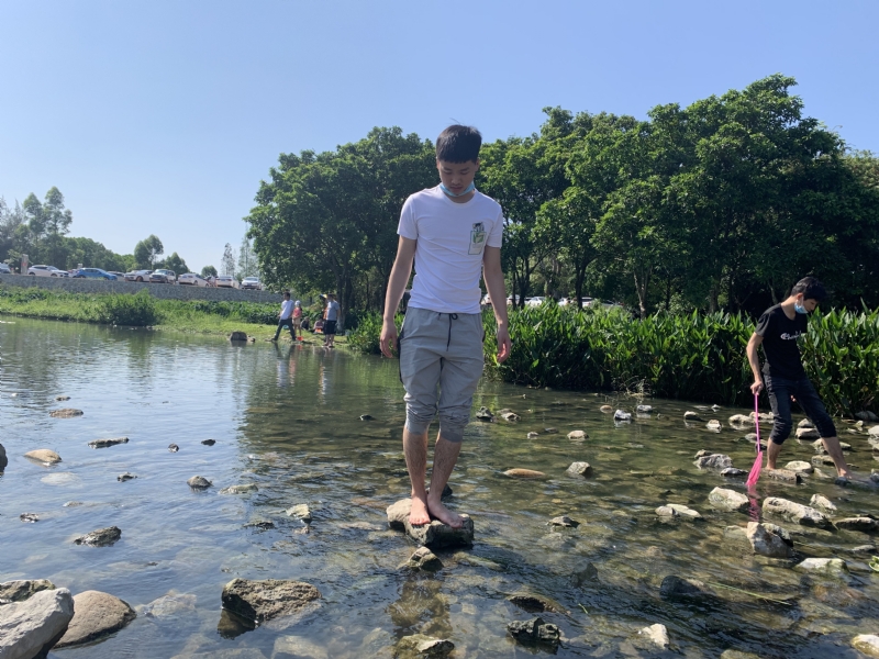 放假吃鸡的第一张照片--台湾认干亲服务网