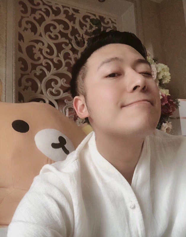 沉稳的第四张照片--台湾认干亲服务网