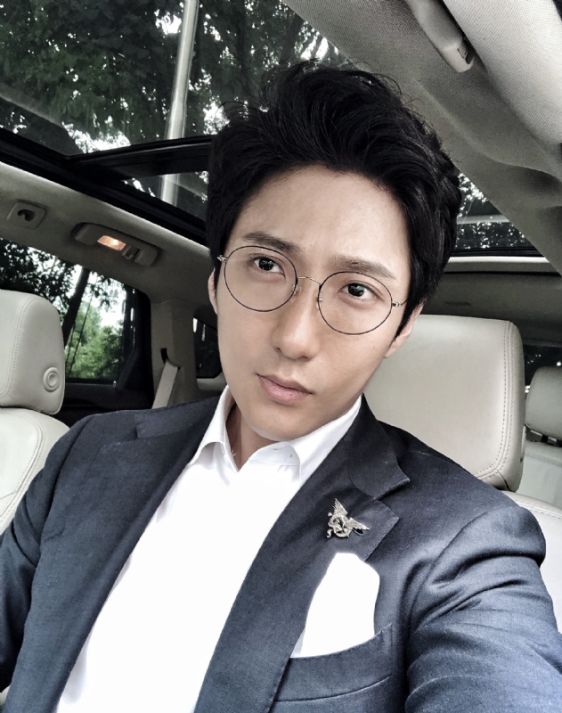 雲天的第一张照片--台湾认干亲服务网