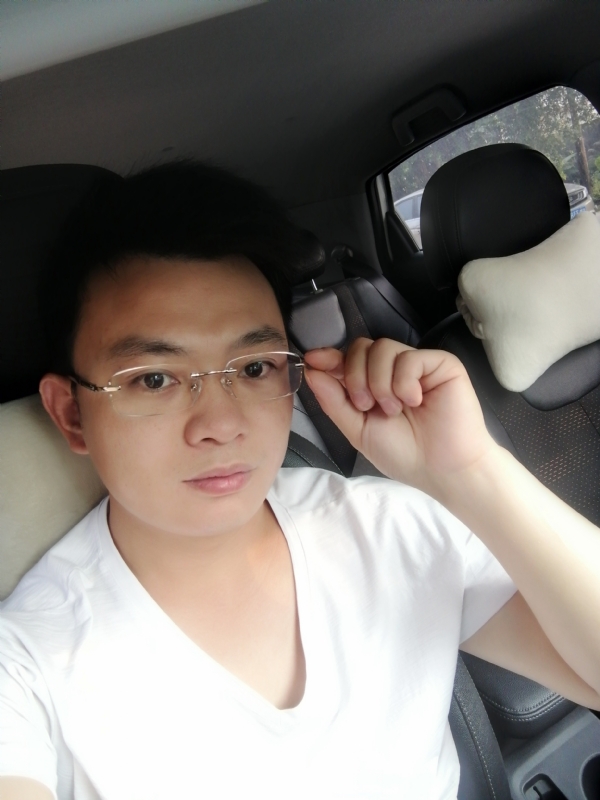 幸福的拥抱的第二张照片--台湾认干亲服务网