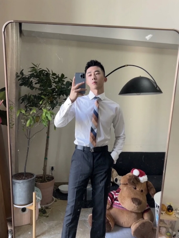 张浩的第一张照片--台湾认干亲服务网